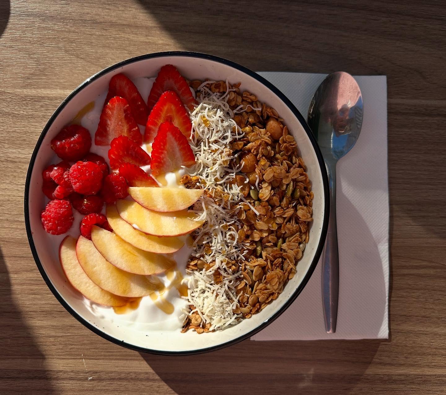Granola bowl
